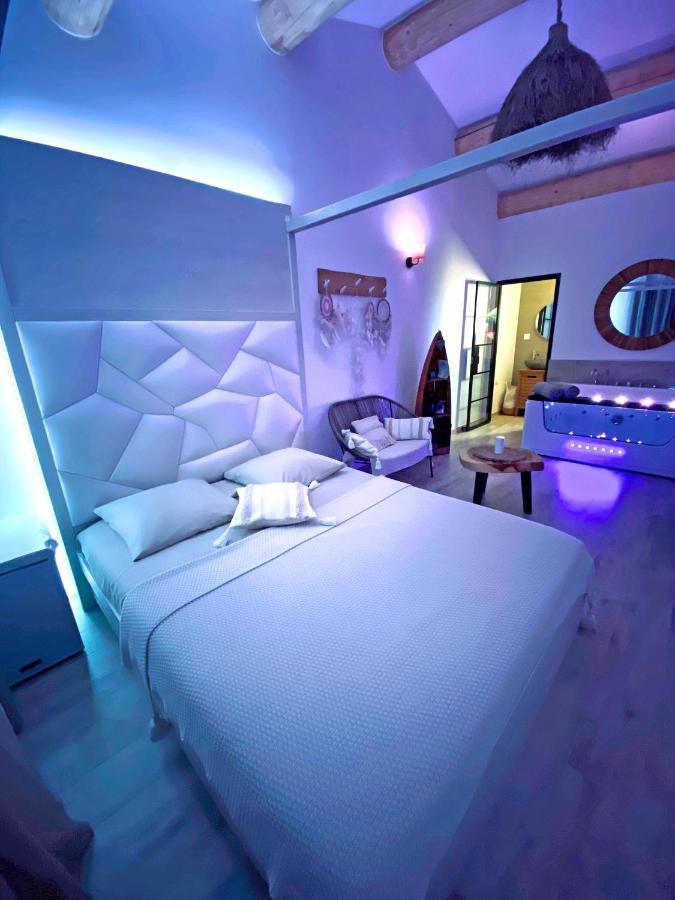 Villa Cocoon - Love Room Cocooning & 50 Nuances Cuges-les-Pins Exterior foto