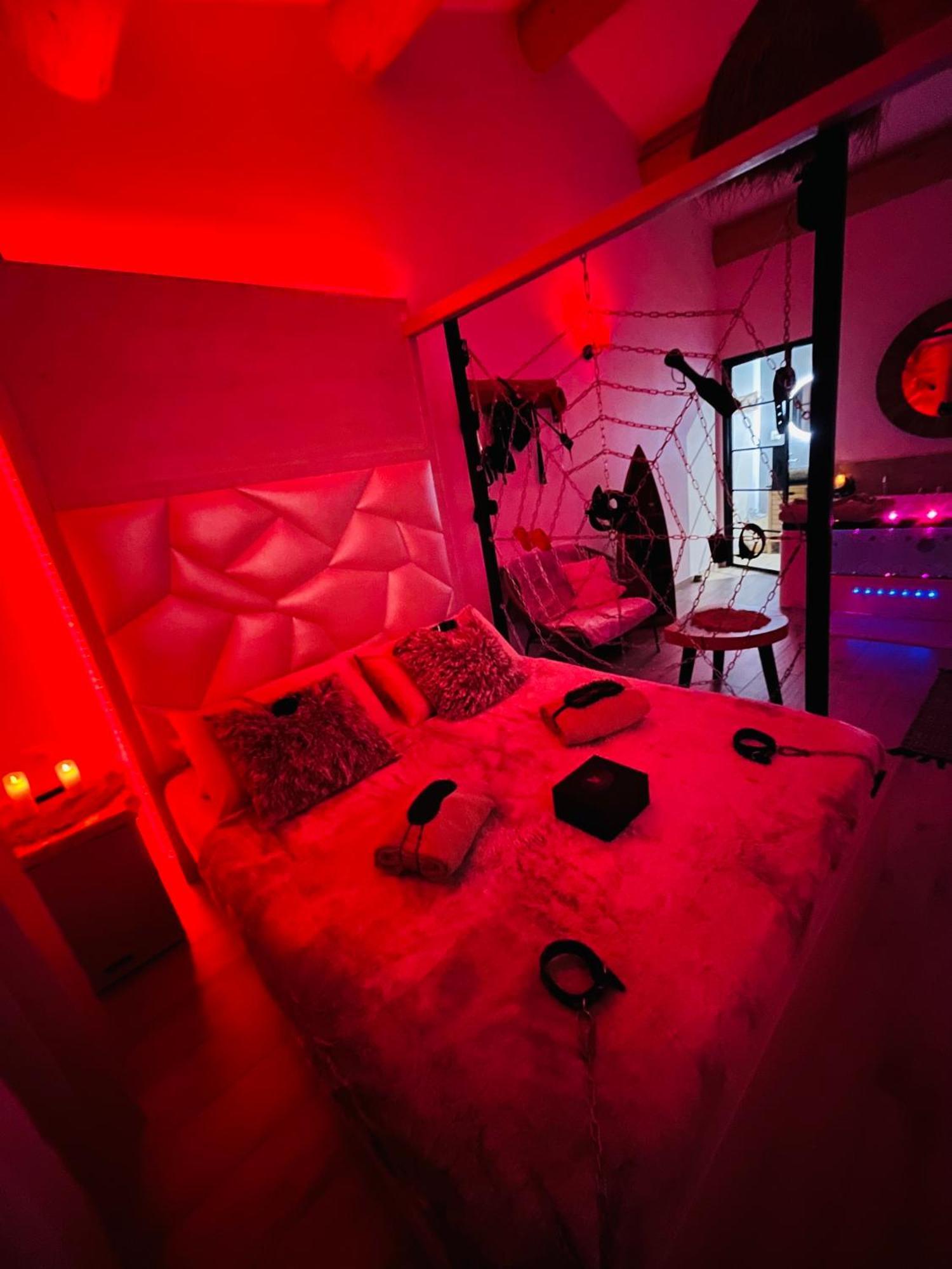 Villa Cocoon - Love Room Cocooning & 50 Nuances Cuges-les-Pins Exterior foto